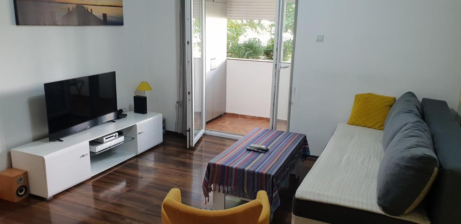 Yellow Apartment, Central פודגוריצה מראה חיצוני תמונה
