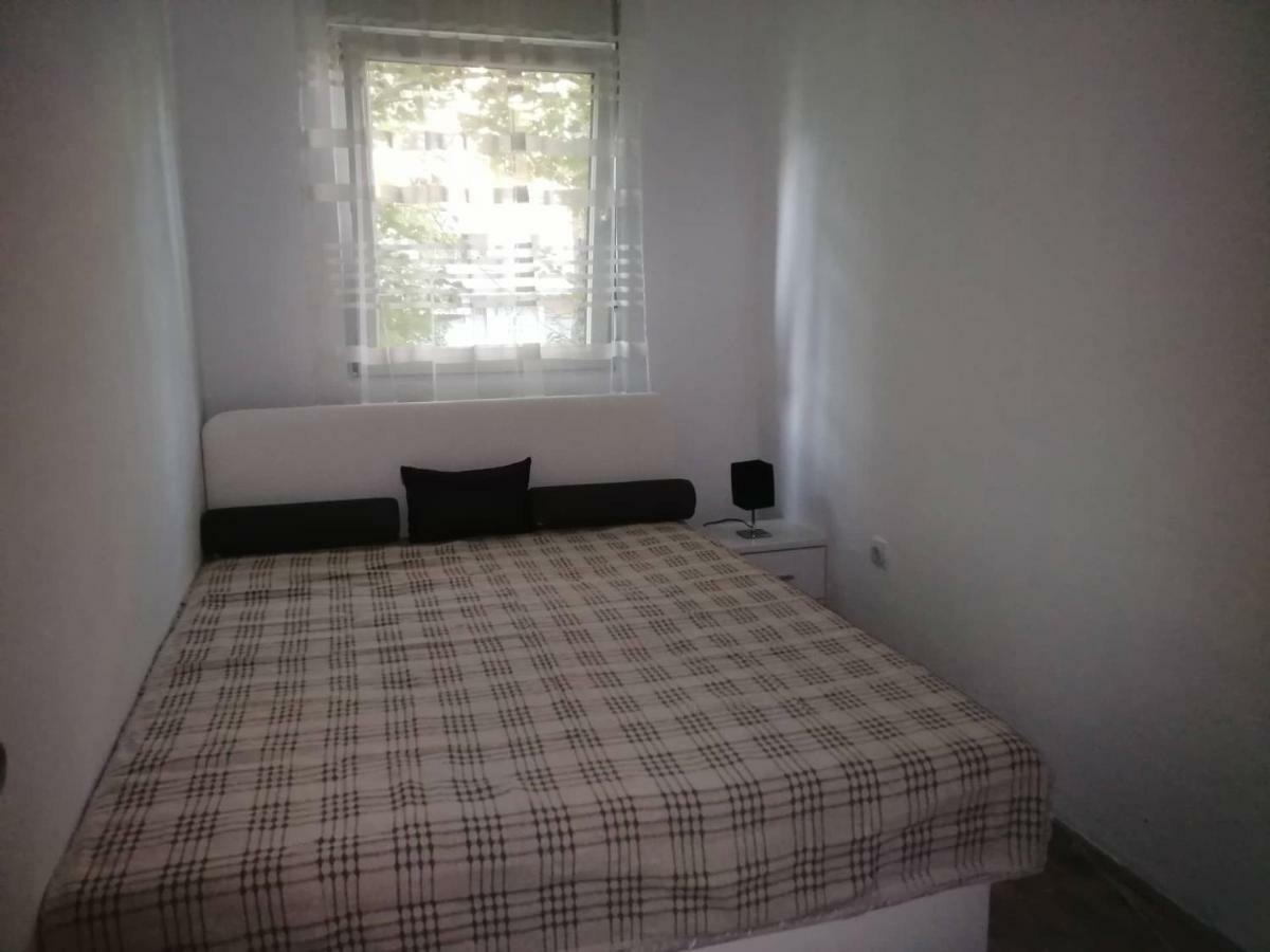 Yellow Apartment, Central פודגוריצה מראה חיצוני תמונה