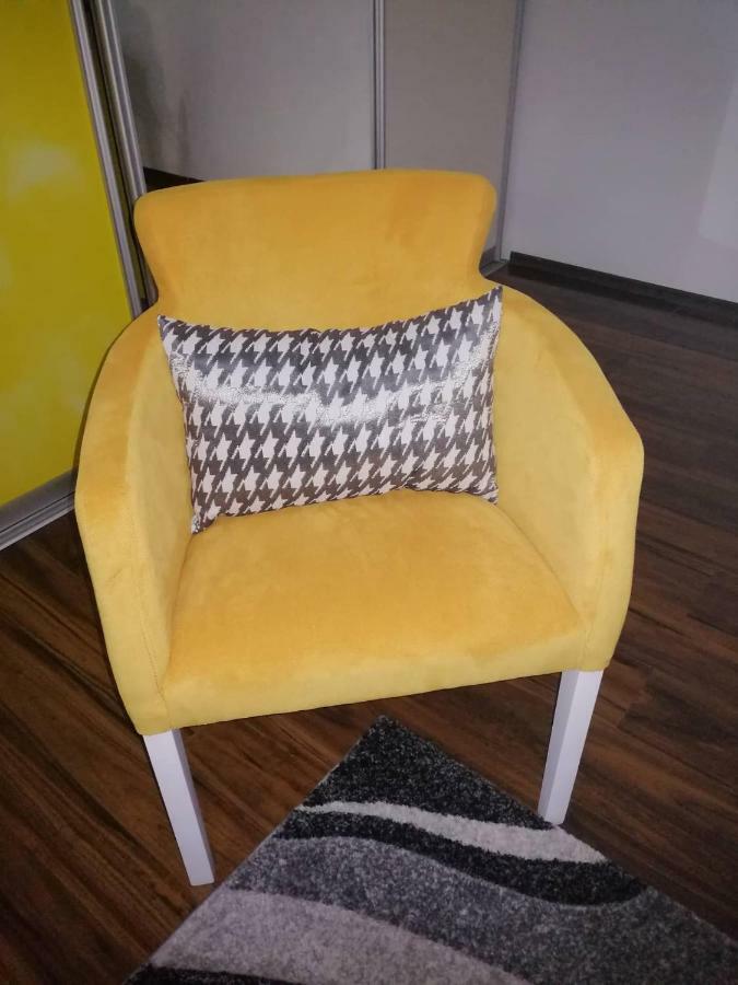 Yellow Apartment, Central פודגוריצה מראה חיצוני תמונה