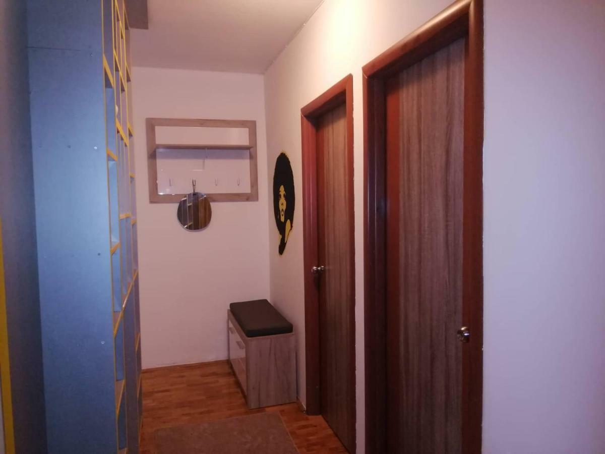 Yellow Apartment, Central פודגוריצה מראה חיצוני תמונה